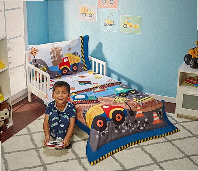 4 Piece Toddler Bedding Set - Under Construction - Includes Comforter, Flat S...