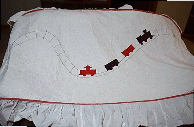 Vintage Twin Bedspread Quilt Train Pattern Ruffled Edge Right Side