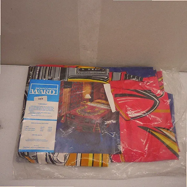 VTG 1980 Montgomery Ward Pontiac Firebird Trans Am Twin Bedspread 4.9 Turbo Red